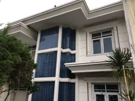Dijual Rumah Modern Terawat 2 lt. Area Setra Indah, antara Komp. Sukam