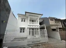 Dijual Cepat Rumah Minimalish, 2 Lantai, 3 KT di Duta Pakuan 2.