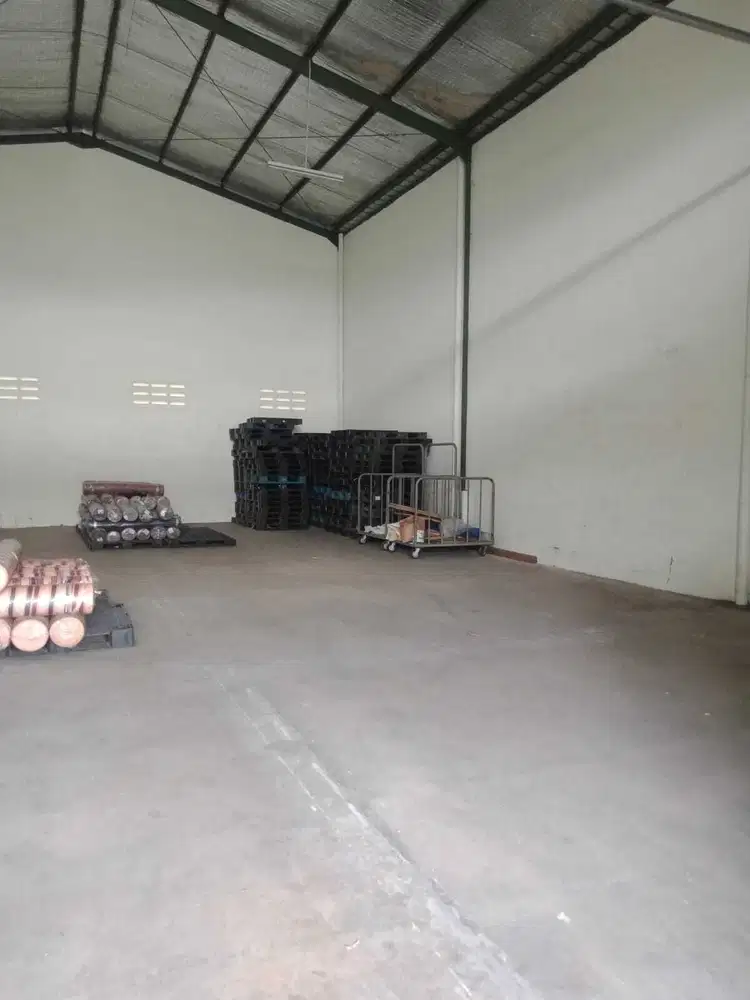 dijual Gudang bizpak murah dan strategis di Bandung