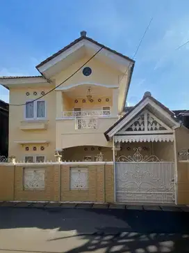 Dijual Rumah Nyaman 2 Lantai di Condet – Strategis & Bebas Banjir! ✨