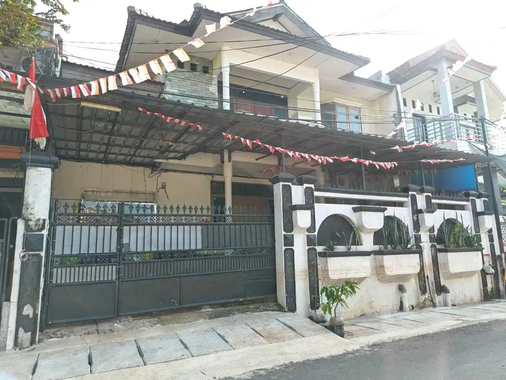 Rumah Lama 2lt di Jl Komp IKPN Bintaro Jakarta Selatan
