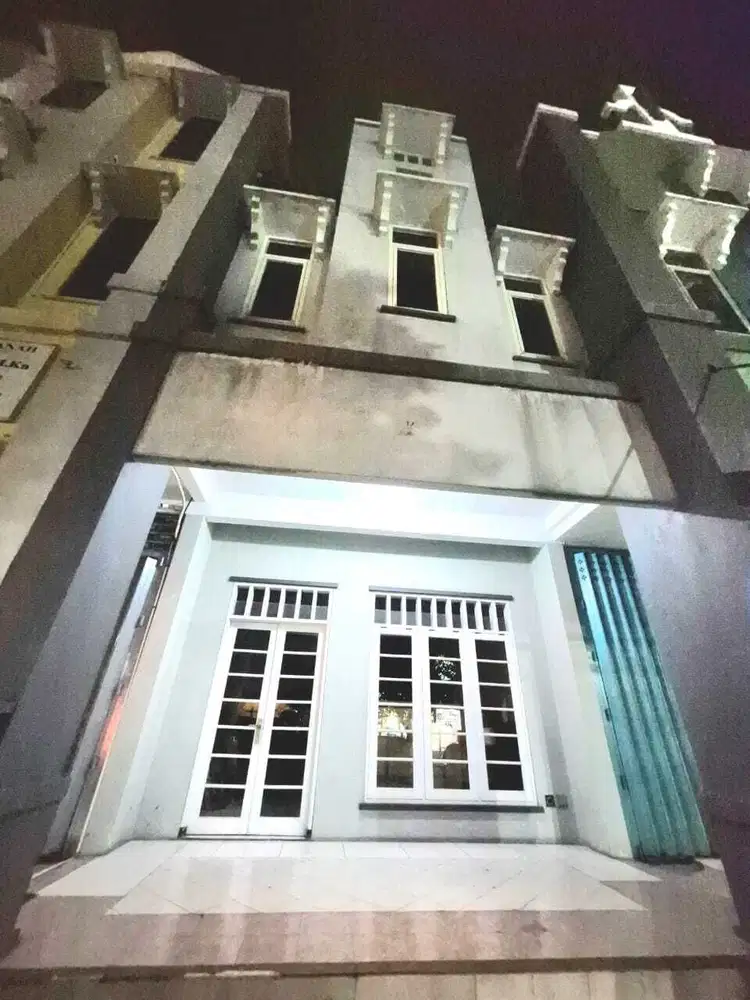 DI JUAL / DISEWAKAN RUKO STRATEGIS G WALK AREA DEPAN
