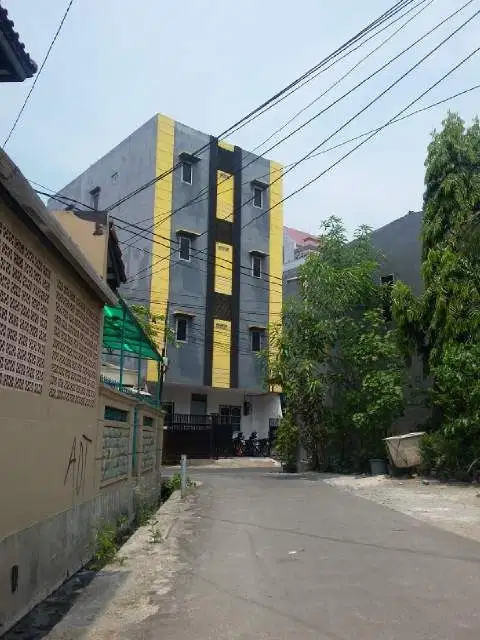 Investasi Menarik! Rumah Kost Tanjung Duren - Lokasi Sangat Strategis