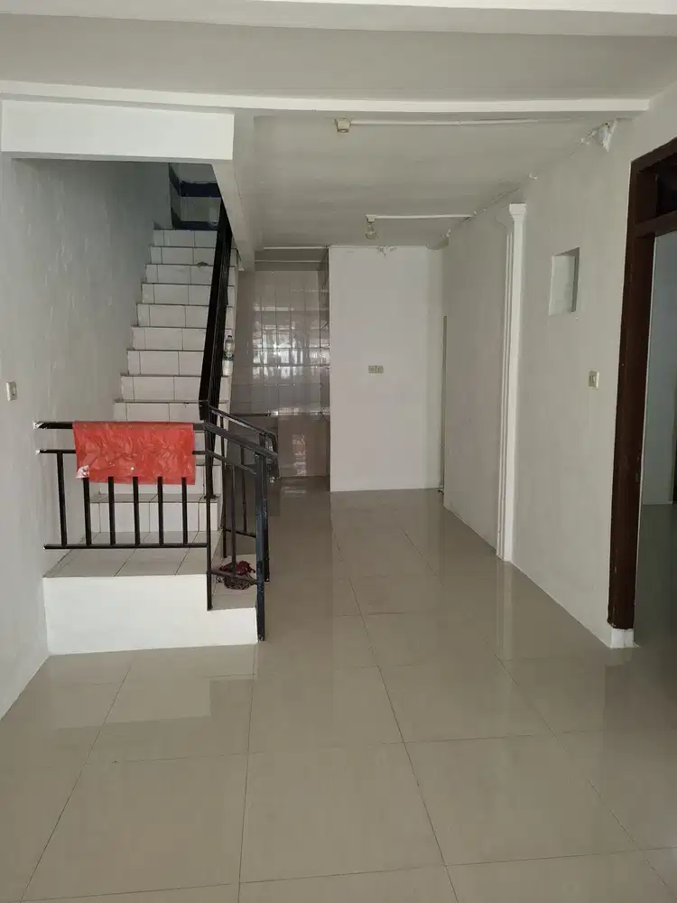 Rumah Cengkareng Indah ada Carport baru renov