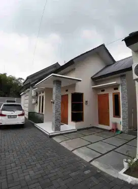 Rumah murah tanah luas area Gentan jl. kaliurang km 10