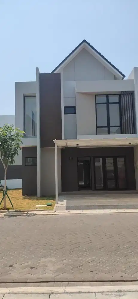 Rumah Hoek di PIK 2 - Cluster Favorit 11x12,5 Depan Clubhouse