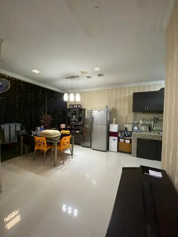 KEREN HARGA RUMAH CANTIK HOOK DAN LUAS DI GEMPOL ASRI CIJERAH  BANDUNG
