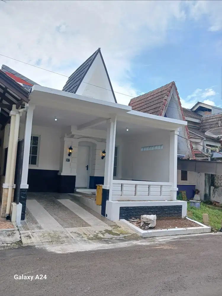 DIJUAL DISEWA – RUMAH BARU HASIL RENOVASI DI SENTUL CITY BOGOR