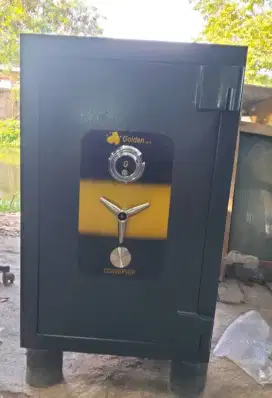 Brankas Golden size 4