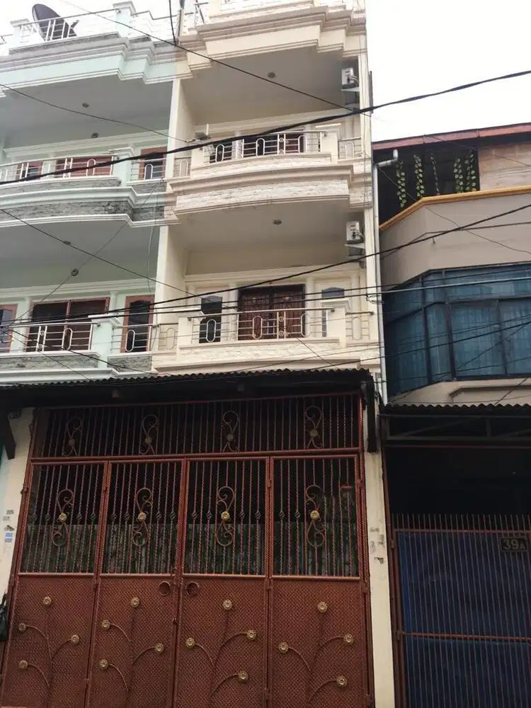 DIJUAL RUMAH KAWASAN JELAMBAR SELATAN TURUN HARGA