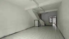 Ruko 2 lantai di Taman Holis Indah 1, SHM cocok buat kuliner / toko / kantor
