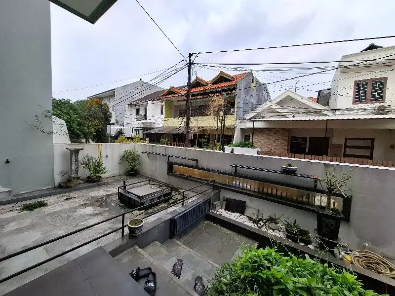 Rumah Rapih dan Siap Huni di Komplek Perumahan Green Ville Jakbar