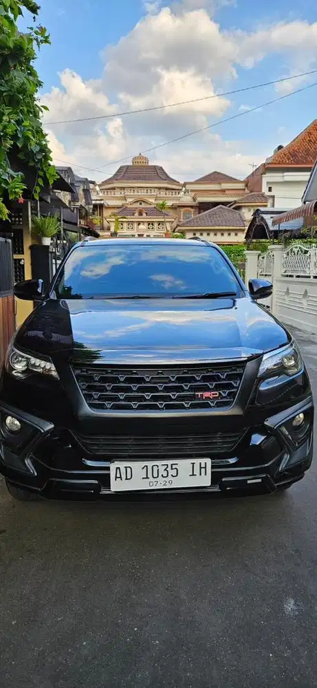 DIJUAL FORTUNER 2.4 AT VRZ TRD 2020 PEMAKAIAN PRIBADI
