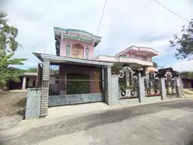 Rumah Furnish 2 Lantai Ada Kolam Renang di Perkampungan