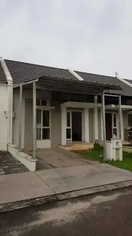 Disewakan rumah 1 lantai bercanopy di Dhana Suvarna Sutera