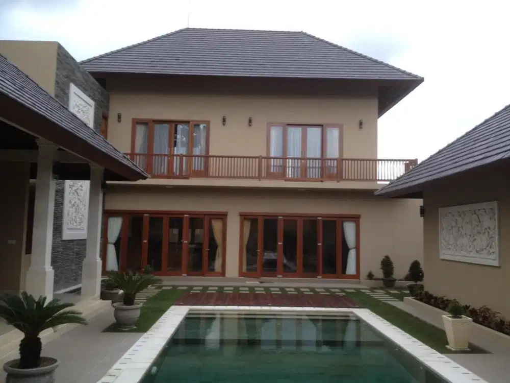 DIJUAL VILLA MODERN DEKAT PANTAI SANUR