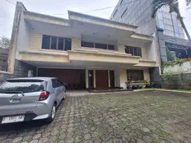 SEWA RUMAH MEWAH TERAWAT 2 LANTAI DI MAINROAD SUKAJADI BISA BUAT USAHA