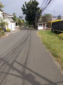 rumah hoek kemanggisan jual hitung tanah. tenang