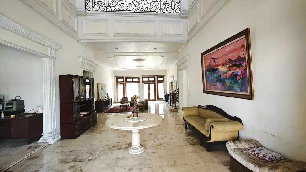 DIJUAL RUMAH DENGAN HALAMAN LUAS DI AREA CIREUNDEU CIPUTAT