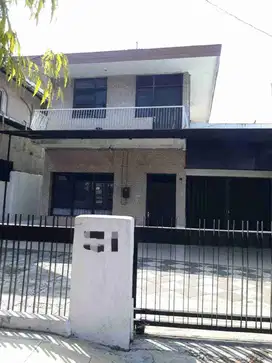 ( DIBAWAH NJOP ) RUMAH PUSAT KOTA DI JL RAYA JENDERAL SUDIRMAN SEMARANG