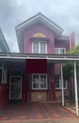 Rumah di jual di Legenda Wisata, Cibubur