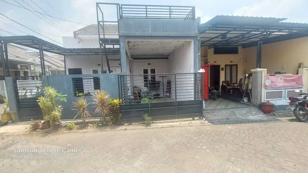 RUMAH DI KELURAHAN BURING, KEDUNGKANDANG MALANG