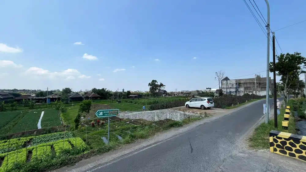 DI JUAL VILLA EKSOTIS DAERAH METRO MENAWARKAN PEMANDANGAN