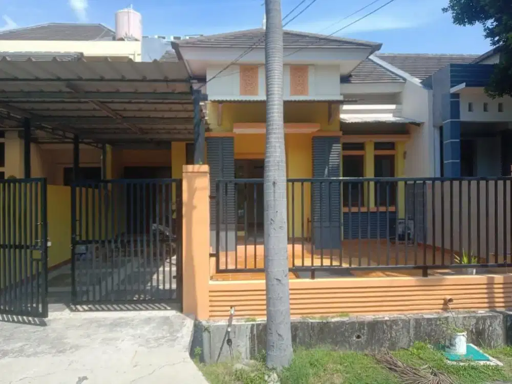 DISEWAKAN CEPAT RUMAH DALAM CLUSTER DI HARAPAN INDAH BEKASI UTARA