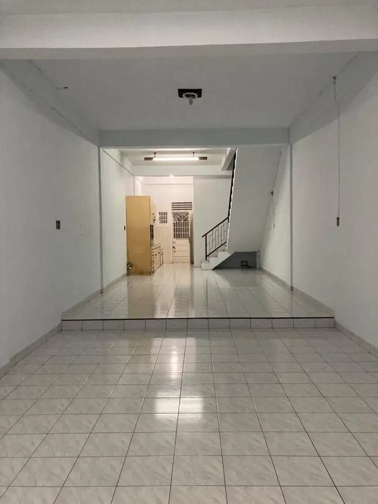 Dijual rumah terawat di inti kota Jalan Mantri - Katamso
