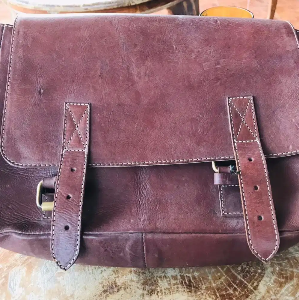 Preloved Tas cargo sling bag  kulit sapi asli