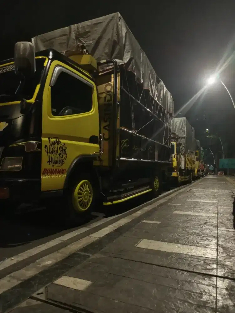 Sewa truk luar dan dalam kota