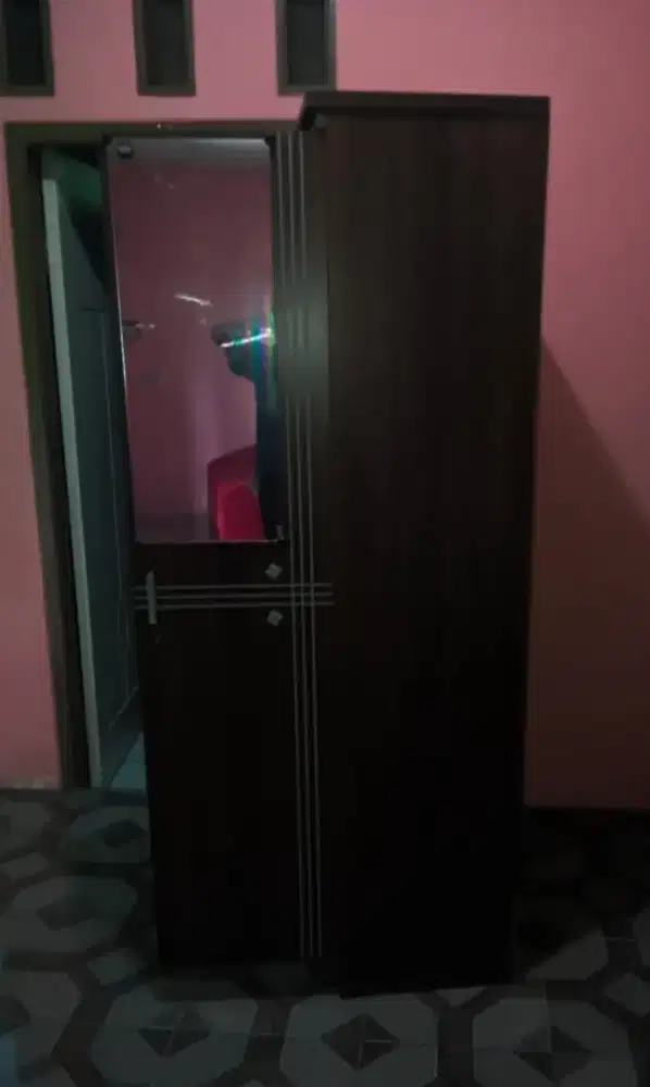 lemari pakaian 2 pintu