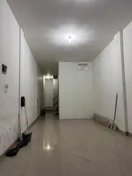 ANA Rumah Uk 3.6x17m di Jalan Raya Jelambar rb