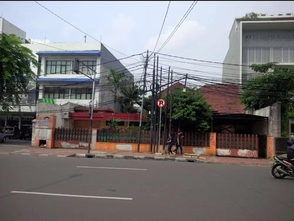 RUMAH LOKASI PREMIUN !! DI MENTENG JAKARTA PUSAT