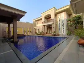 Rumah Mewah 3.5 lantai 40x35 Pasir Putih Ancol Timur ada kolam renang