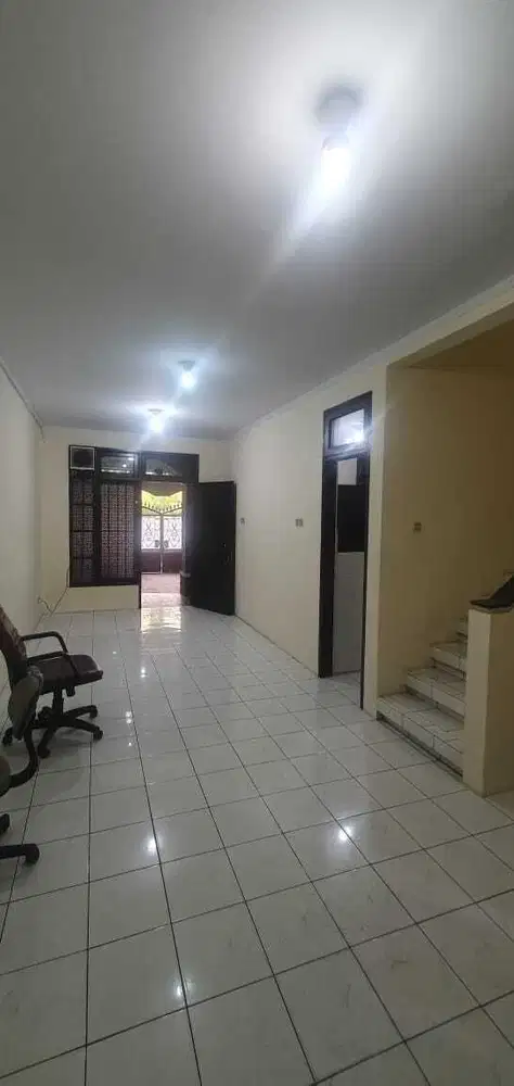 Disewakan rumah di citra 3 boulevard