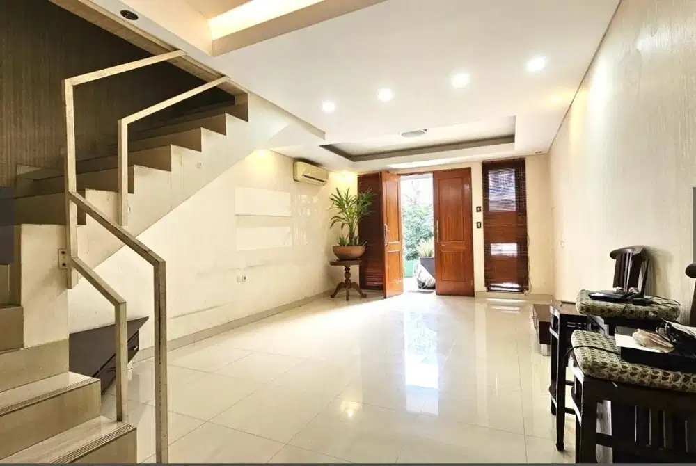 Rumah Modern Minimalis Furnish Dekat Taman di Gading Arcadia Jak Ut