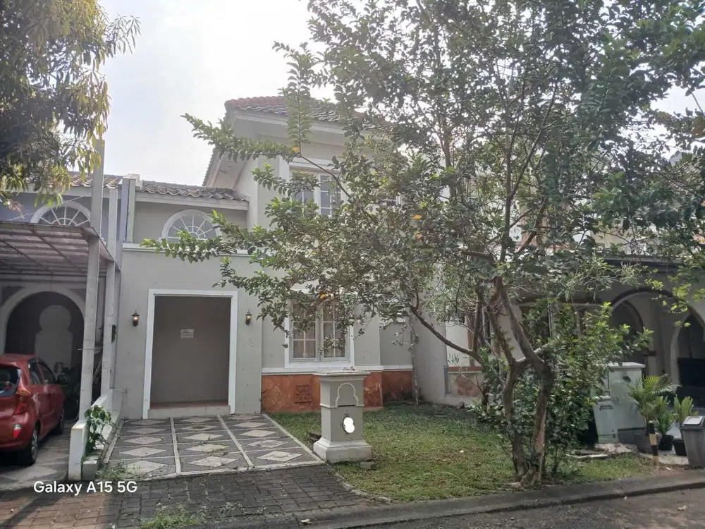 Di Jual Rumah di Legenda Wisata Cibubur