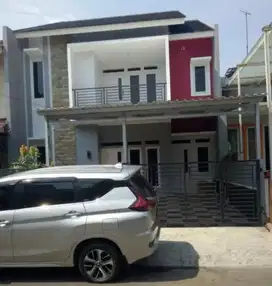 Dijual Cepat BU Rumah Cantik 2 lantai Limus Pratama Cileungsi