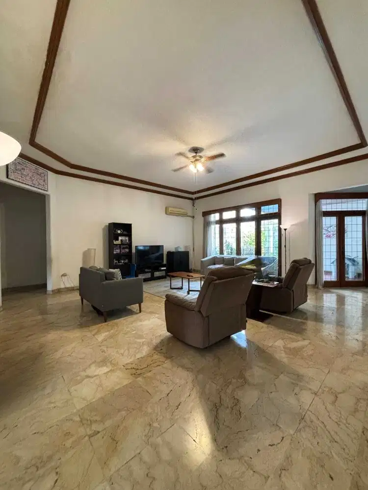 Dijual Rumah 1 Lantai Harga Dibawah Njop Strategis Kawasan Elit