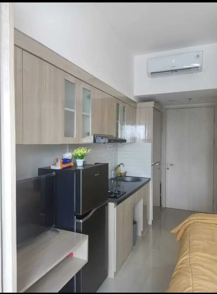Apartemen Springlake studio furnish dijual di Summarecon Bekasi
