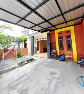 Rumah di jalan Kaliurang km7, Timur Pasar Colombo