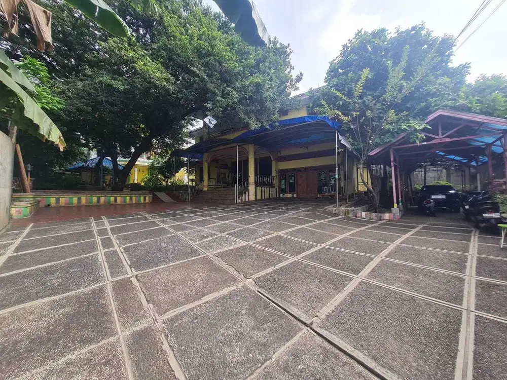 Rumah Mewah Seperti Villa Murah Luas di Petukangan Jakarta Selatan