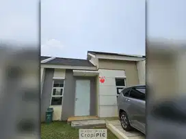 Disewakan Rumah Baru di Srimaya Residence Narogong