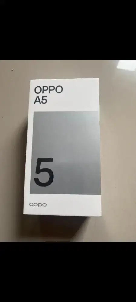 Hp Oppo A5 masih baru.
