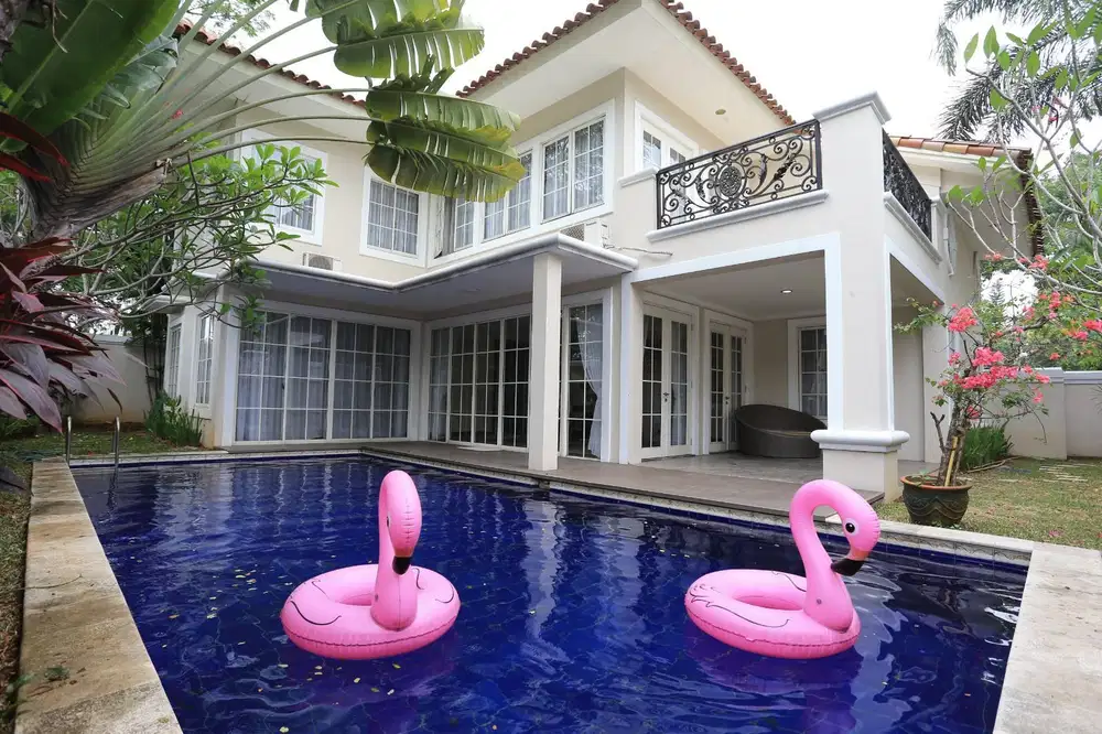 RUMAH DESIGN MENARIK DAN MEWAH DI BPR LIPPO KARAWACI, TANGERANG