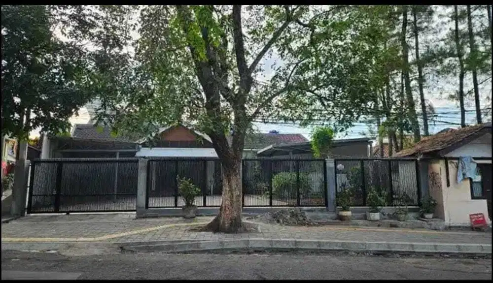 Disewakan Rumah Usaha Ex Konveksi Di Mainroad Pahlawan