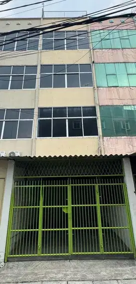 ANA RUMAH UK 4X15M STRATEGIS DI TAMBORA