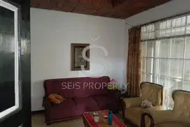 DIJUAL 2 UNIT RUMAH DAN 1 UNIT RUANG USAHA DI CIMAHI TENGAH.