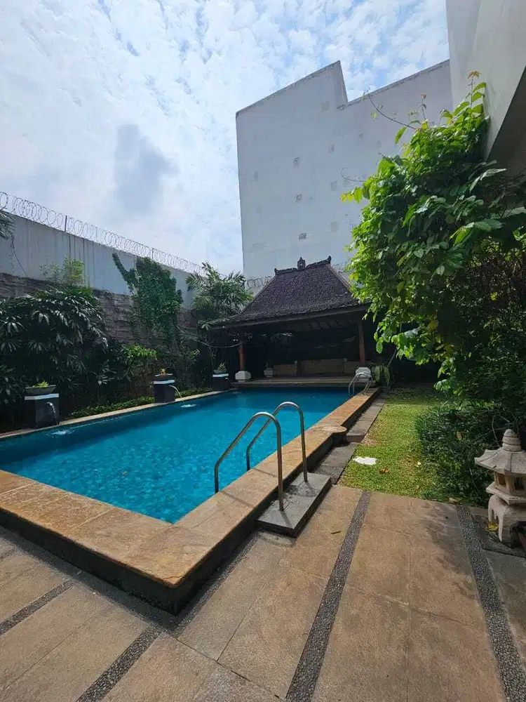 Disewakan Rumah Jln Opal Permata Hijau Uk 562 sqm 6br Private Pool at Jaksel
